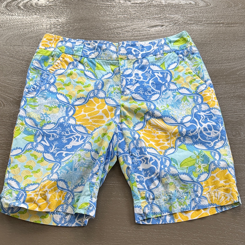 Lilly Pulitzer Printed Bermuda Shorts Size 2 10Inseam